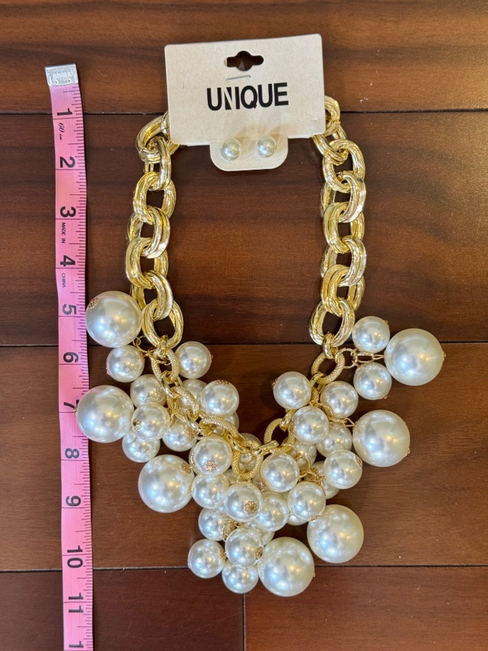 CLUSTERED CHUNKY PEARL WOMEN'S STATEMENT NECKLACE ON GOLD CHAIN LINKS - Picture 9 of 10